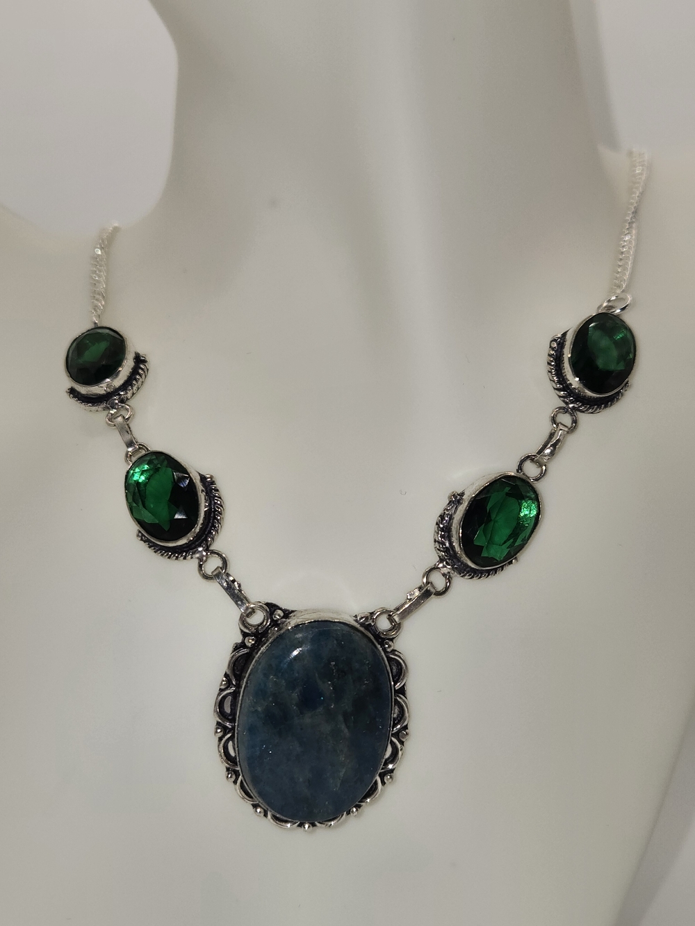 Handmade Apatite & Green Quartz Necklace - Picture 3 of 9